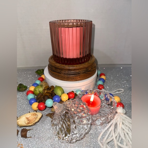 SUCCULENT, SCENT UNLEASHED, LUXURY HAND POURED SCENTED CANDLE - Picture 1 of 5